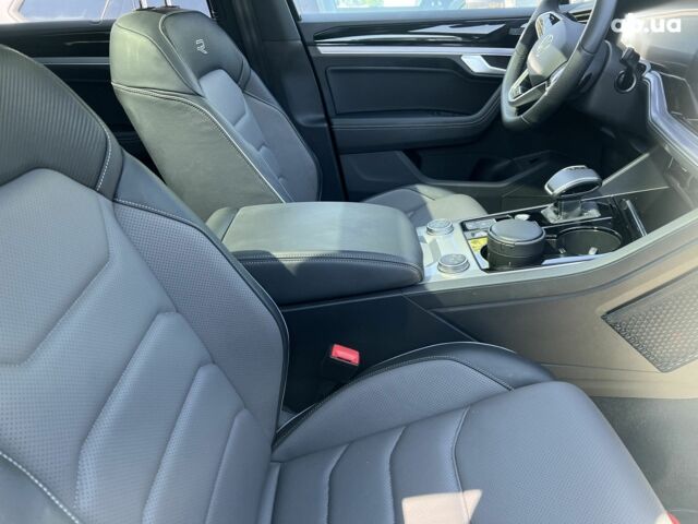 Фольксваген Туарег, об'ємом двигуна 3 л та пробігом 2 тис. км за 96986 $, фото 14 на Automoto.ua