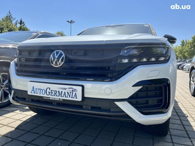 Фольксваген Туарег, об'ємом двигуна 3 л та пробігом 2 тис. км за 96986 $, фото 29 на Automoto.ua