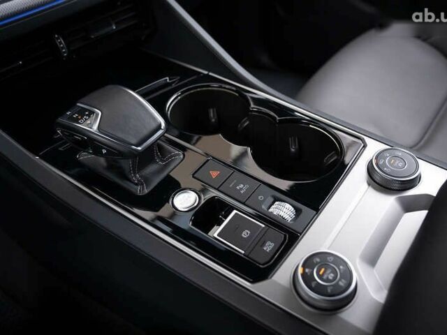 Фольксваген Туарег, об'ємом двигуна 3 л та пробігом 34 тис. км за 80000 $, фото 25 на Automoto.ua