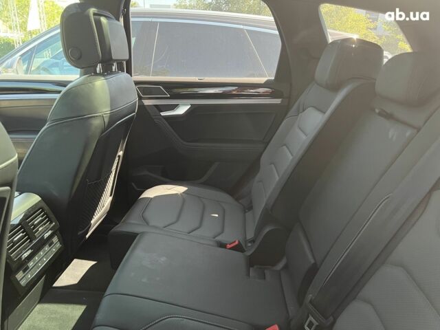 Фольксваген Туарег, об'ємом двигуна 3 л та пробігом 2 тис. км за 96986 $, фото 9 на Automoto.ua