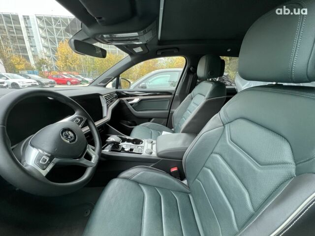 Фольксваген Туарег, об'ємом двигуна 3 л та пробігом 36 тис. км за 73729 $, фото 3 на Automoto.ua