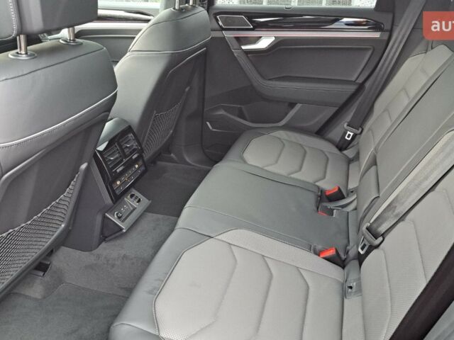 Фольксваген Туарег, об'ємом двигуна 2.97 л та пробігом 0 тис. км за 86189 $, фото 9 на Automoto.ua