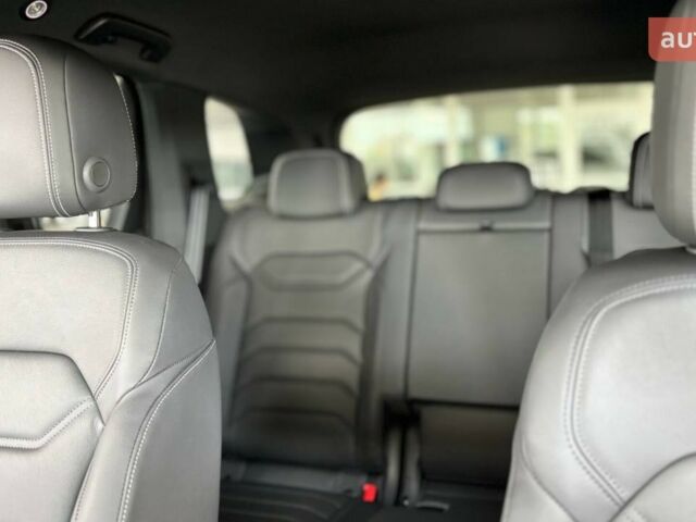 Фольксваген Туарег, объемом двигателя 2.97 л и пробегом 0 тыс. км за 69770 $, фото 18 на Automoto.ua