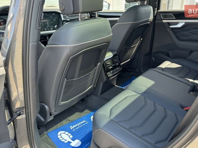 Фольксваген Туарег, объемом двигателя 2.97 л и пробегом 0 тыс. км за 87000 $, фото 20 на Automoto.ua