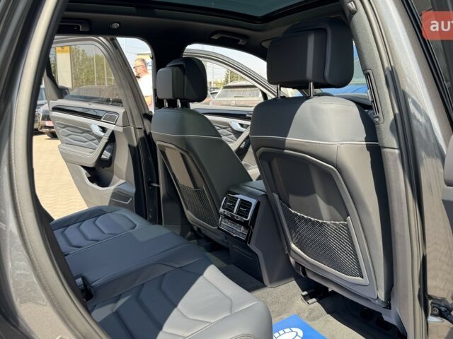 Фольксваген Туарег, объемом двигателя 2.97 л и пробегом 0 тыс. км за 87000 $, фото 21 на Automoto.ua