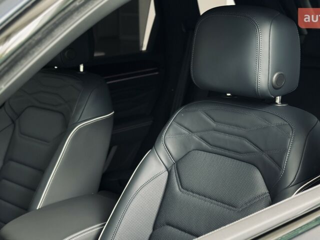 купить новое авто Фольксваген Туарег 2025 года от официального дилера Автодім Атлант на Вацлава Гавела Фольксваген фото