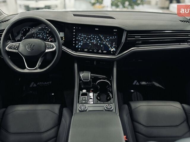 купить новое авто Фольксваген Туарег 2025 года от официального дилера Автодім Атлант на Вацлава Гавела Фольксваген фото