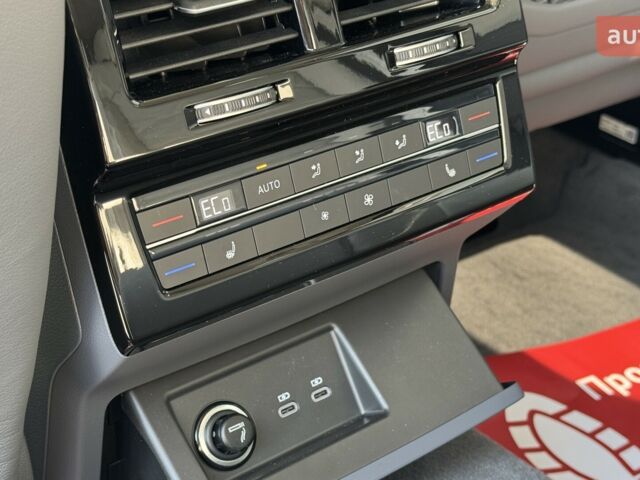 Фольксваген Туарег, объемом двигателя 2.97 л и пробегом 0 тыс. км за 84990 $, фото 12 на Automoto.ua