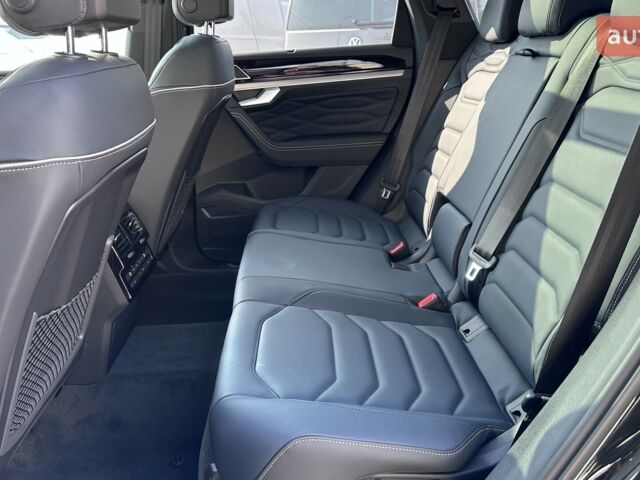 Фольксваген Туарег, объемом двигателя 2.97 л и пробегом 0 тыс. км за 89300 $, фото 33 на Automoto.ua