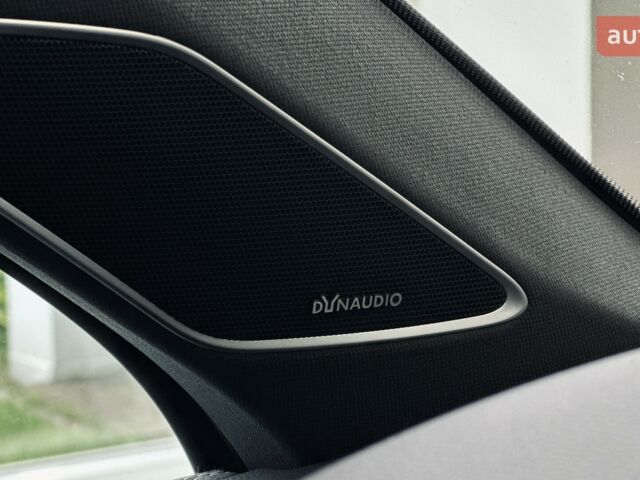 купить новое авто Фольксваген Туарег 2025 года от официального дилера Автодім Атлант на Вацлава Гавела Фольксваген фото