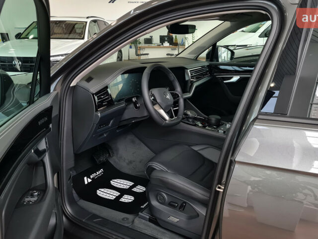 купити нове авто Фольксваген Туарег 2025 року від офіційного дилера Автодім Атлант на Вацлава Гавела Фольксваген фото