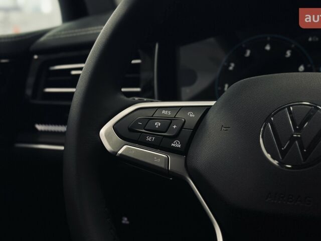 купить новое авто Фольксваген Туарег 2025 года от официального дилера Автодім Атлант на Вацлава Гавела Фольксваген фото