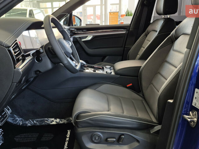 Фольксваген Туарег, объемом двигателя 2.97 л и пробегом 0 тыс. км за 88510 $, фото 13 на Automoto.ua