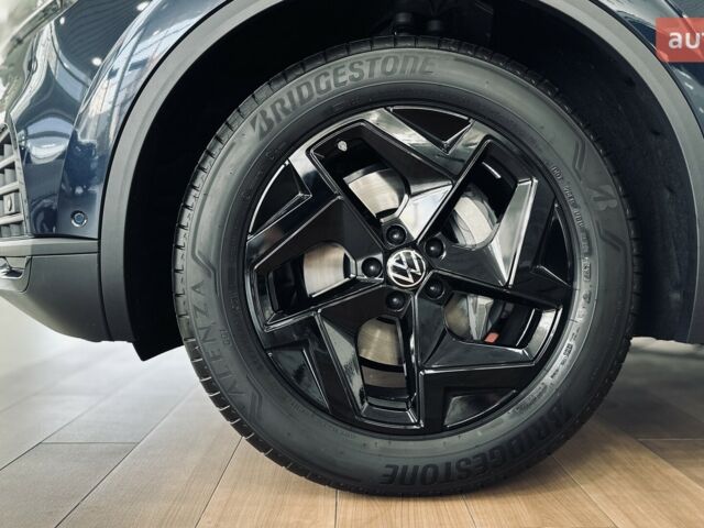 купить новое авто Фольксваген Туарег 2025 года от официального дилера Автодім Атлант на Вацлава Гавела Фольксваген фото