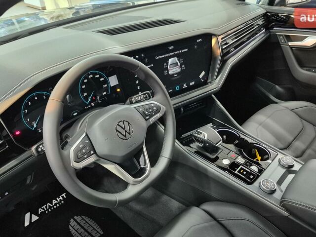 купити нове авто Фольксваген Туарег 2025 року від офіційного дилера Автодім Атлант на Вацлава Гавела Фольксваген фото