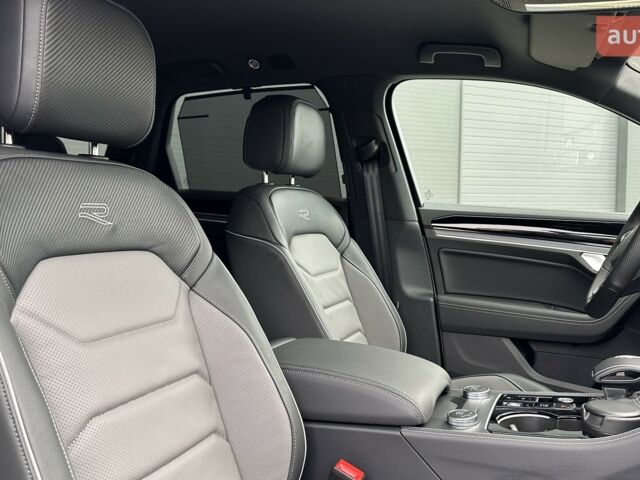 Фольксваген Туарег, объемом двигателя 2.97 л и пробегом 0 тыс. км за 87554 $, фото 32 на Automoto.ua