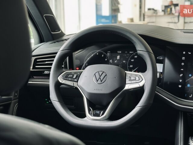 купить новое авто Фольксваген Туарег 2025 года от официального дилера Автодім Атлант на Вацлава Гавела Фольксваген фото