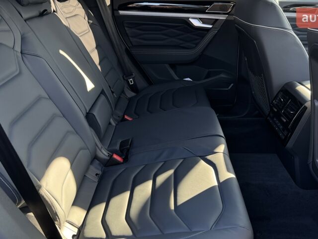 Фольксваген Туарег, об'ємом двигуна 2.97 л та пробігом 0 тис. км за 87860 $, фото 13 на Automoto.ua