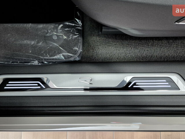 купить новое авто Фольксваген Туарег 2025 года от официального дилера Автодім Атлант на Вацлава Гавела Фольксваген фото