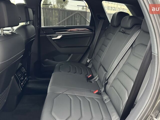 Фольксваген Туарег, объемом двигателя 2.97 л и пробегом 0 тыс. км за 69770 $, фото 25 на Automoto.ua