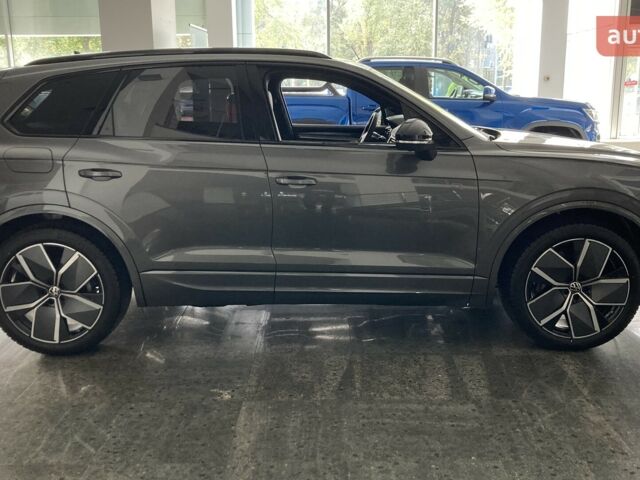 купить новое авто Фольксваген Туарег 2025 года от официального дилера Автодім Атлант на Вацлава Гавела Фольксваген фото