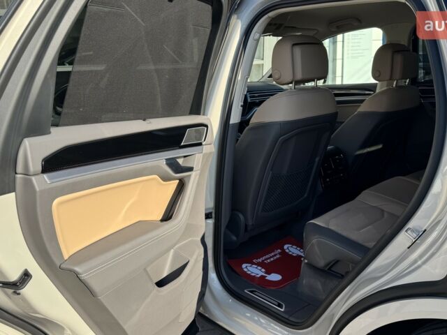 Фольксваген Туарег, об'ємом двигуна 2.97 л та пробігом 0 тис. км за 83500 $, фото 23 на Automoto.ua