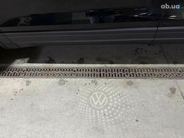 Фольксваген Туарег, об'ємом двигуна 3 л та пробігом 4 тис. км за 69900 $, фото 26 на Automoto.ua
