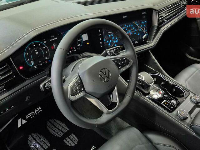 купить новое авто Фольксваген Туарег 2025 года от официального дилера Автодім Атлант на Вацлава Гавела Фольксваген фото