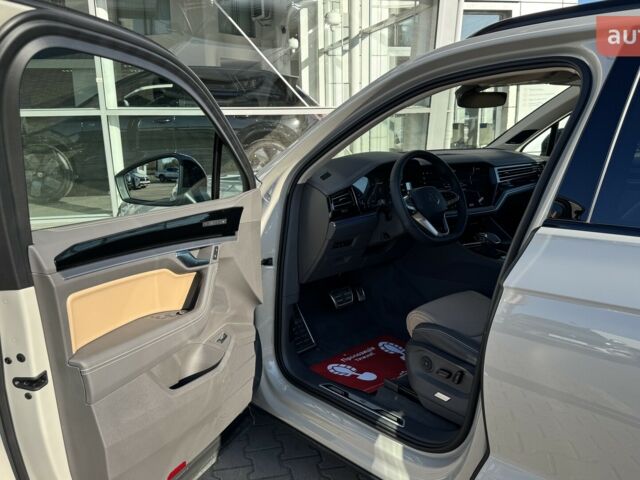 Фольксваген Туарег, об'ємом двигуна 2.97 л та пробігом 0 тис. км за 83500 $, фото 13 на Automoto.ua