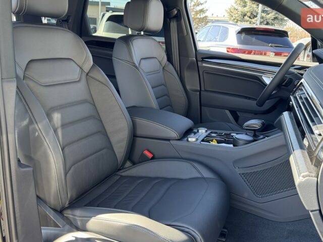 Фольксваген Туарег, объемом двигателя 2.99 л и пробегом 0 тыс. км за 65500 $, фото 26 на Automoto.ua