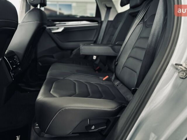 купить новое авто Фольксваген Туарег 2025 года от официального дилера Автодім Атлант на Вацлава Гавела Фольксваген фото