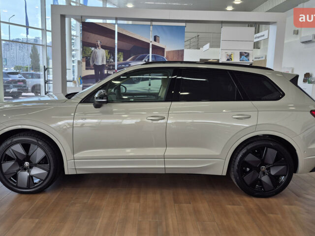 купить новое авто Фольксваген Туарег 2025 года от официального дилера Автодім Атлант на Вацлава Гавела Фольксваген фото