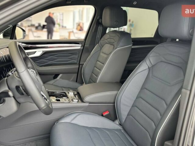 Фольксваген Туарег, объемом двигателя 2.97 л и пробегом 0 тыс. км за 88000 $, фото 25 на Automoto.ua