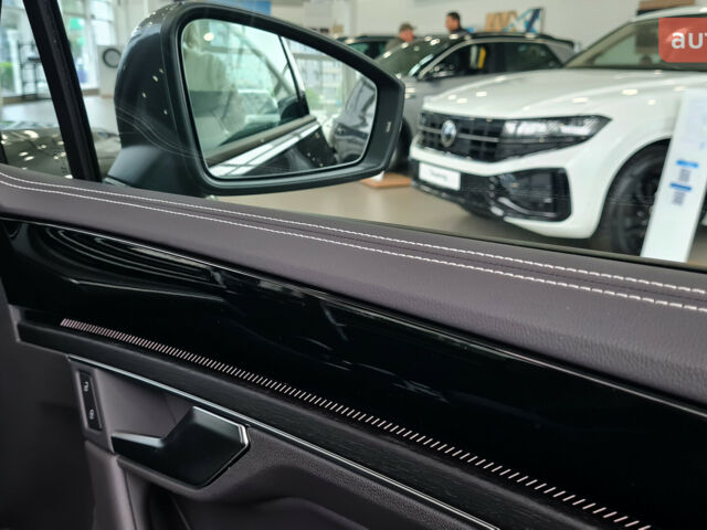 купить новое авто Фольксваген Туарег 2025 года от официального дилера Автодім Атлант на Вацлава Гавела Фольксваген фото
