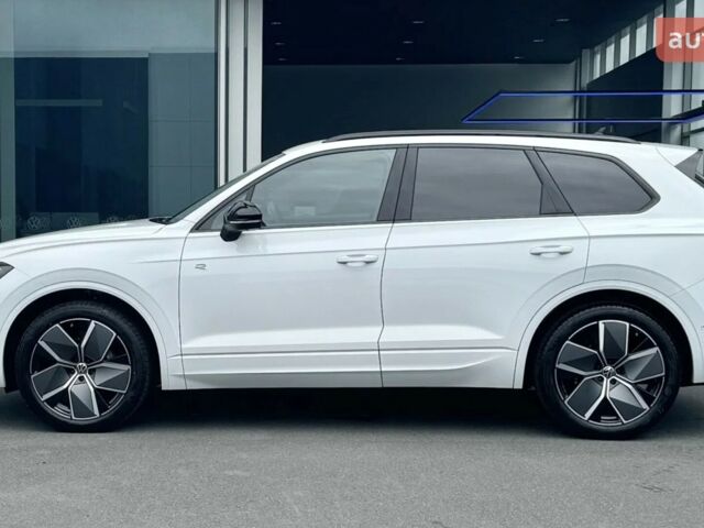 Фольксваген Туарег, объемом двигателя 2.97 л и пробегом 0 тыс. км за 90700 $, фото 8 на Automoto.ua