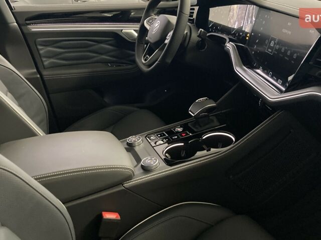 купити нове авто Фольксваген Туарег 2025 року від офіційного дилера Автодім Атлант на Вацлава Гавела Фольксваген фото