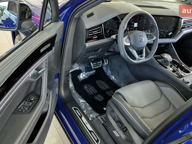 купити нове авто Фольксваген Туарег 2025 року від офіційного дилера Автодім Атлант на Вацлава Гавела Фольксваген фото