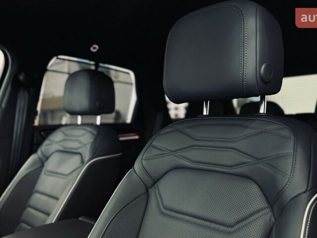 купить новое авто Фольксваген Туарег 2025 года от официального дилера Автодім Атлант на Вацлава Гавела Фольксваген фото