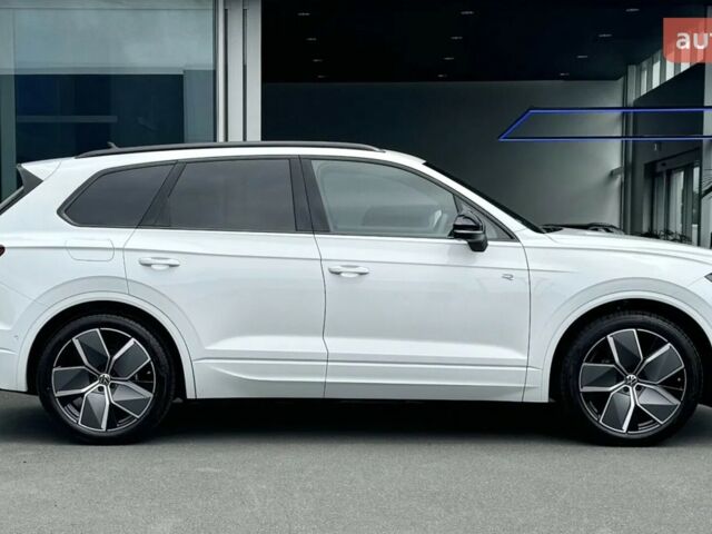 Фольксваген Туарег, объемом двигателя 2.97 л и пробегом 0 тыс. км за 90700 $, фото 7 на Automoto.ua