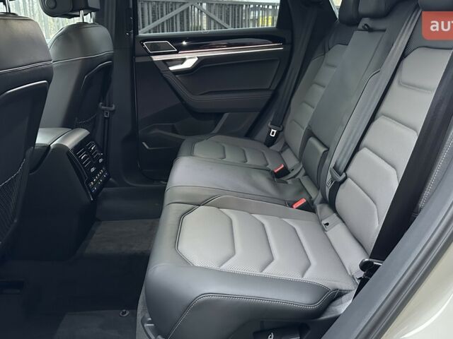 Фольксваген Туарег, объемом двигателя 2.97 л и пробегом 0 тыс. км за 88000 $, фото 26 на Automoto.ua