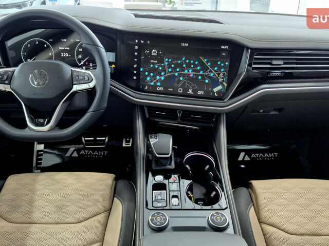 купить новое авто Фольксваген Туарег 2025 года от официального дилера Автодім Атлант на Вацлава Гавела Фольксваген фото