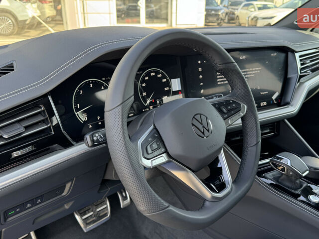 Фольксваген Туарег, объемом двигателя 2.97 л и пробегом 0 тыс. км за 87500 $, фото 19 на Automoto.ua