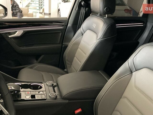 купити нове авто Фольксваген Туарег 2025 року від офіційного дилера Автодім Атлант на Вацлава Гавела Фольксваген фото