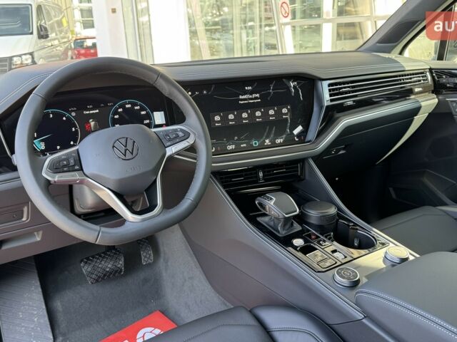 Фольксваген Туарег, объемом двигателя 2.97 л и пробегом 0 тыс. км за 66300 $, фото 13 на Automoto.ua