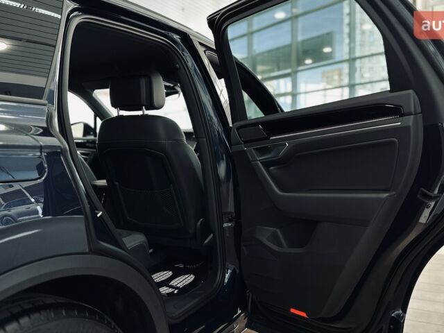 купить новое авто Фольксваген Туарег 2025 года от официального дилера Автодім Атлант на Вацлава Гавела Фольксваген фото