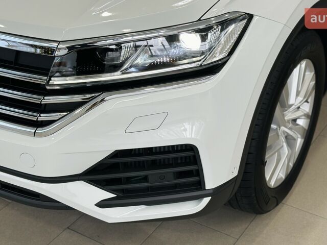 купити нове авто Фольксваген Туарег 2025 року від офіційного дилера Автодім Атлант на Вацлава Гавела Фольксваген фото