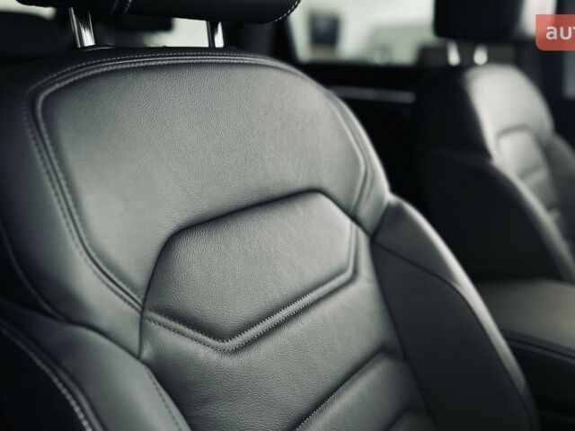 купить новое авто Фольксваген Туарег 2025 года от официального дилера Автодім Атлант на Вацлава Гавела Фольксваген фото