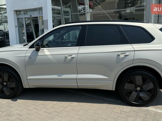 Фольксваген Туарег, объемом двигателя 2.97 л и пробегом 0 тыс. км за 88000 $, фото 6 на Automoto.ua