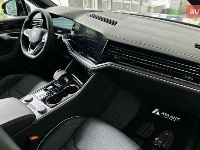 купить новое авто Фольксваген Туарег 2025 года от официального дилера Автодім Атлант на Вацлава Гавела Фольксваген фото