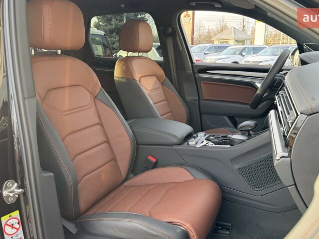 Фольксваген Туарег, объемом двигателя 2.97 л и пробегом 0 тыс. км за 84830 $, фото 17 на Automoto.ua